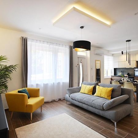 Zora Apartman เอ็กเกอร์ ภายนอก รูปภาพ