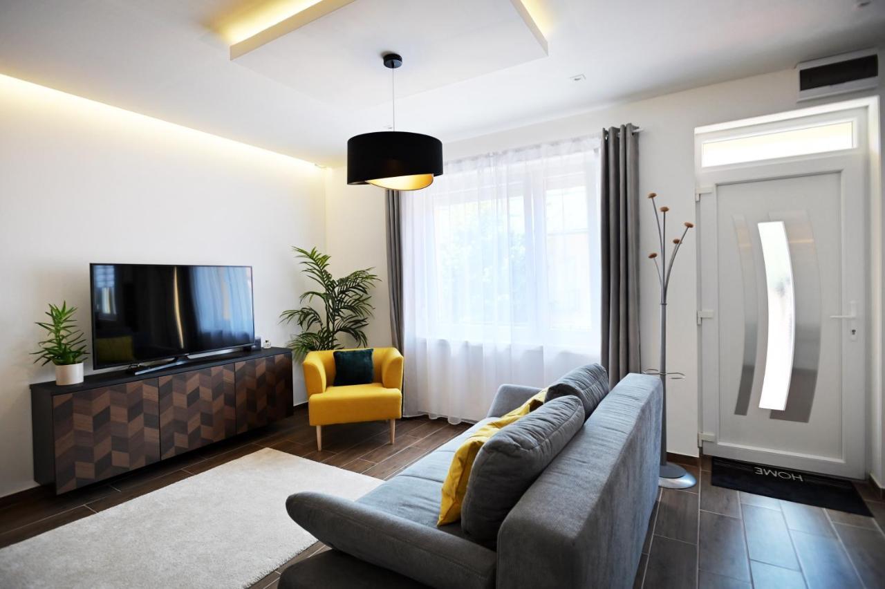 Zora Apartman เอ็กเกอร์ ภายนอก รูปภาพ