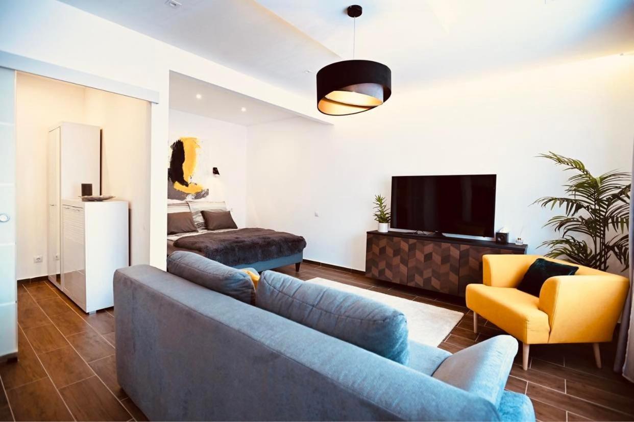 Zora Apartman เอ็กเกอร์ ภายนอก รูปภาพ